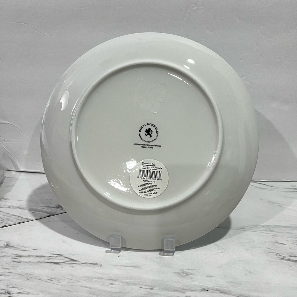 Royal Norfolk Large Dinner Floral Plates 10.5" (Set of 2) White Blue Ceramic - Picture 4 of 8